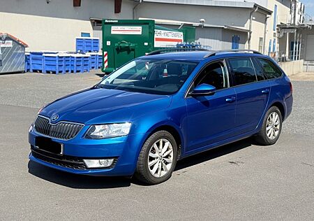 Skoda Octavia Combi Style DSG Navi Teilleder