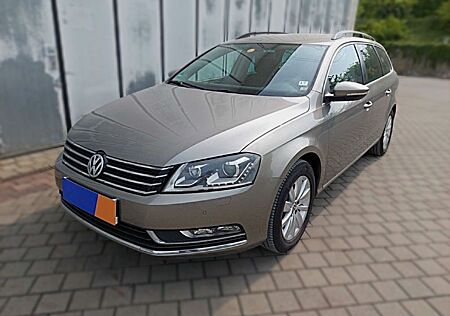 VW Passat Variant Volkswagen Passat 2.0d DSG Allrad|1.Hand|Navi|PDC|Xenon|AHK
