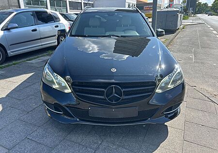 Mercedes-Benz E 200 BlueTEC T AVANTGARDE 7 SITZER