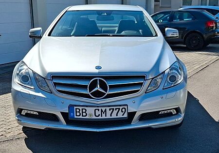 Mercedes-Benz E 250 Coupé CGI BlueEFFICIENCY ELEGANC...