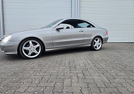 Mercedes-Benz CLK 270 Mercedes Avantgarde cubanit metallic TÜV