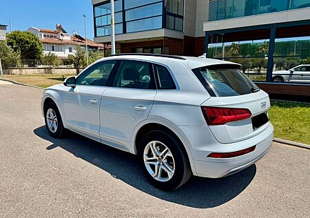 Audi Q5 40 TDI S tronic quattro design Pano/Schiebed.