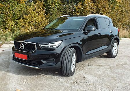 Volvo XC 40 XC40 Momentum 2WD Neuer Motor von !!