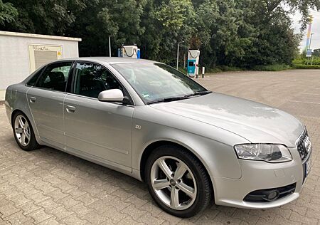 Audi A4 1.8 T quattro S-Line