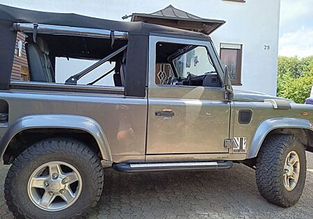 Land Rover Defender 90 Td4 Cabrio Soft Top Plane