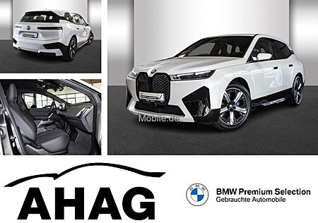 BMW iX xDrive40 Sportpaket Klimaaut. AHK Soft-Close