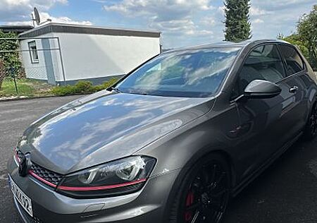 VW Golf Volkswagen 2.0 TSI DSG BMT GTI Performance GTI Per...