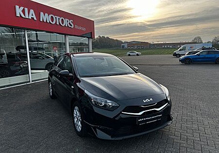 Kia Cee'd Ceed 1.5 T-GDI DCT Vision Komfort+ Navi Kamera