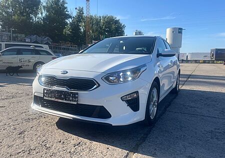 Kia Cee'd / Ceed 1.4 T-GDI DCT Vision Vision