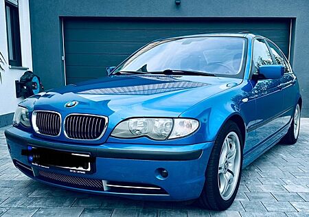 BMW 330i - Estorilblau Sport Leder Navi Panorama