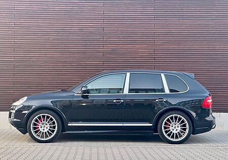 Porsche Cayenne Turbo / 2 HAND / DEUTSCHES FAHRZEUG