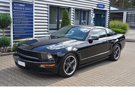 Ford Mustang BULLITT GT Nr.1806 schwarz Original