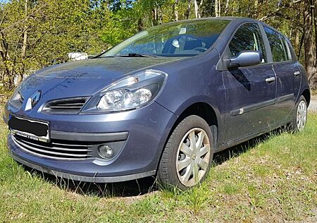 Renault Clio Authentique 1.2 16V 55kW Authentique