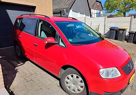 VW Touran Volkswagen 1.6 Basis