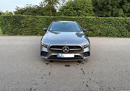 Mercedes-Benz A 200 DCT -
