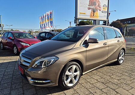 Mercedes-Benz B 200 Sportpaket 32000km. Xenon Navi. 17´Zoll LM
