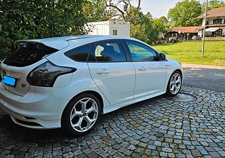 Ford Focus 2,0 EcoBoost ST