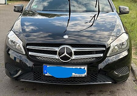 Mercedes-Benz A 180 BlueEFFICIENCY Style Edition