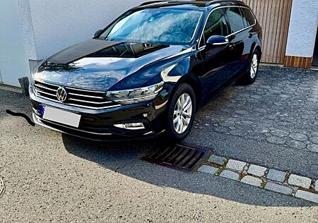 VW Passat Variant Volkswagen 2.0 TDI SCR DSG Business Vari...