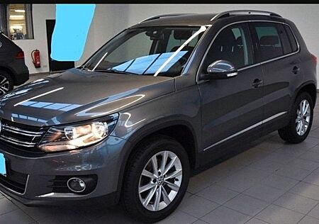 VW Tiguan Volkswagen 2.0 TDI DSG 4MOT BMot Tech Sport & St...