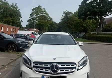 Mercedes-Benz GLA 200 d DCT -