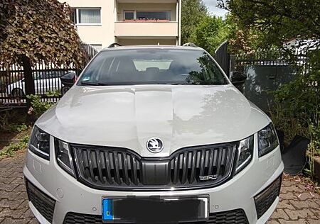 Skoda Octavia 2.0 TSI DSG RS 230 Combi RS