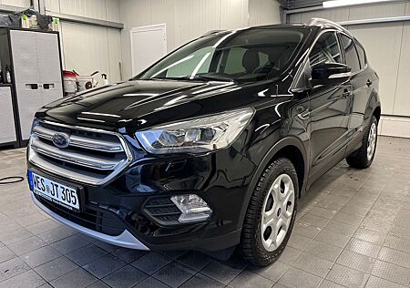 Ford Kuga 2,0 TDCi 4x2 110kW COOL & CONNECT