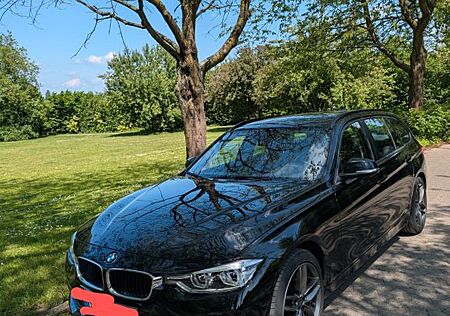 BMW 320i xDrive Touring Advantage Automatic Adva...