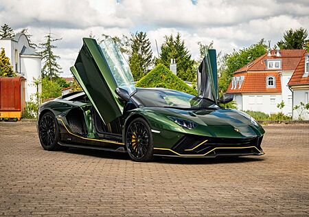 Lamborghini Aventador Ultimae Roadster - neu