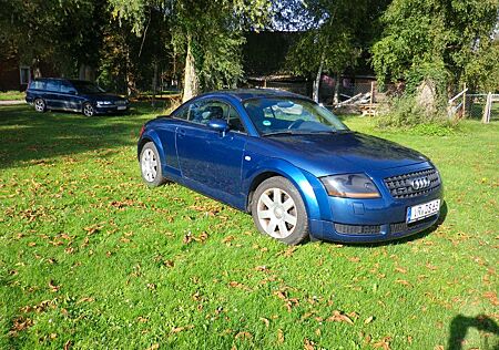 Audi TT Coupe 1.8T quattro 132 kW -