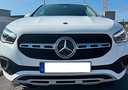 Mercedes-Benz GLA 200 GLA 200d