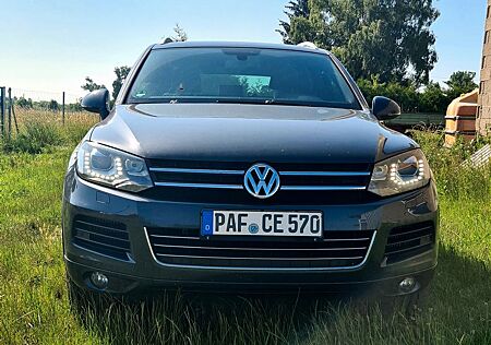VW Touareg Volkswagen 3.0 V6 TDI Tiptr Exclusive BMT Terra...