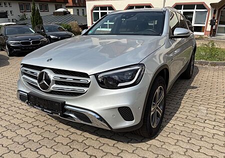 Mercedes-Benz GLC 300 GLC 300e 4M*MBeam*AHK*T-Leder*Kamera*Burmester*