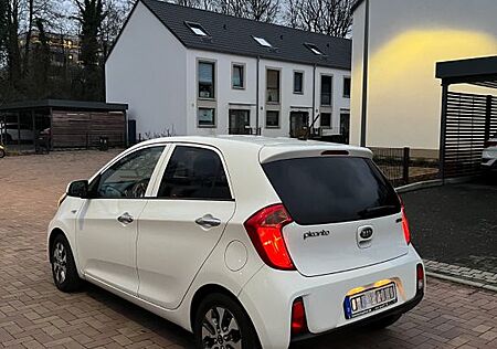 Kia Picanto 1.2 UEFA EURO 2016 UEFA EURO 2016