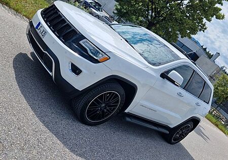 Jeep Grand Cherokee Trackhawk Style