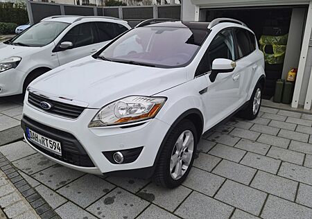 Ford Kuga 2,5 4x4 White Magic 5-tronic White Magic