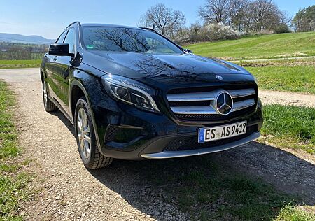 Mercedes-Benz GLA 220 d 4MATIC DCT -
