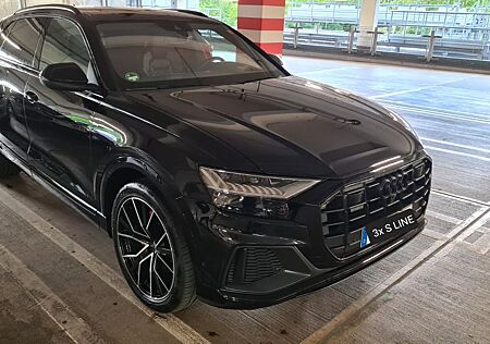 Audi Q8 3xS-BLACK*Matrix*B&O*Pano*360*Allradlenkung