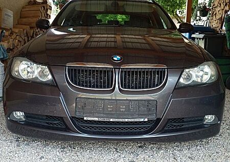 BMW 320i touring - Kombilimousine