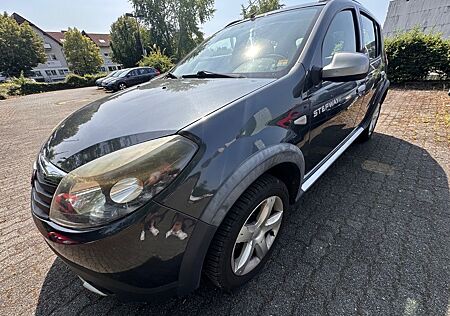 Dacia Sandero Stepway/Klima/8 Fach Bereift