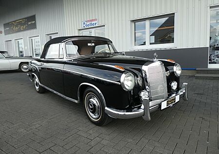 Mercedes-Benz 220 SE Ponton Cabriolet, frame-off Restauration