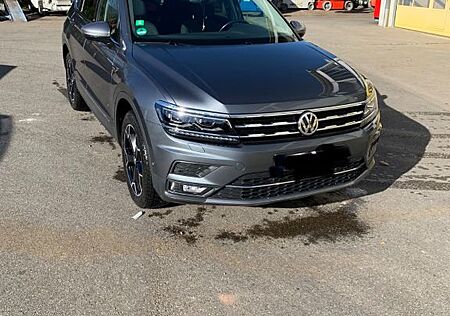 VW Tiguan Allspace Volkswagen 2.0 TSI OPF 140kW DSG 4MOTIO...
