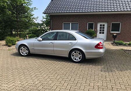 Mercedes-Benz E 320 ELEGANCE, Jahreswagenzustand, Standhzg.