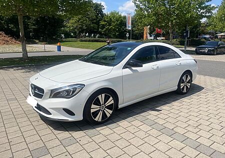 Mercedes-Benz CLA 200 -