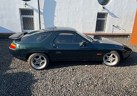 Porsche 928 S4