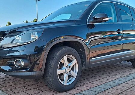 VW Tiguan Volkswagen 2.0 TDI SCR DSG 4MOTION BMT Trend & F...