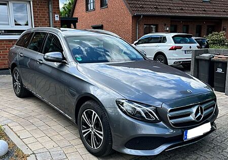 Mercedes-Benz E 220 d T "Avantgarde", AHK, CAM, NAVI, 9G-Troni