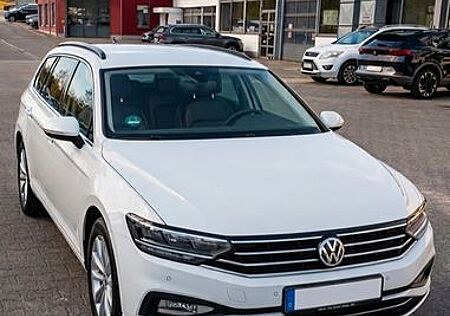 VW Passat Variant Volkswagen 1.5 TSI OPF DSG Business Vari...
