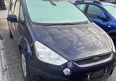Ford S-Max 2,0 TDCi 103kW DPF Titanium Titanium