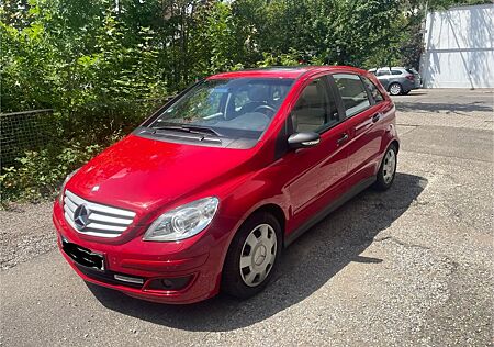 Mercedes-Benz B 200 -